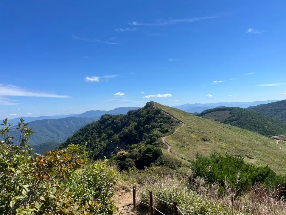 화왕산 정상 능선 화왕산 정상 능선